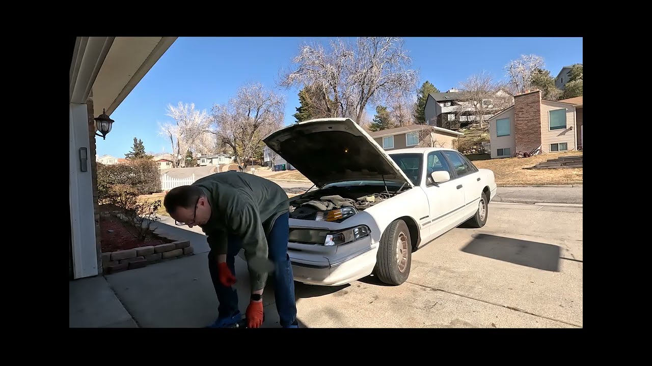 Replacing the Side Corner Light Cover - 95 Ford Crown Victoria