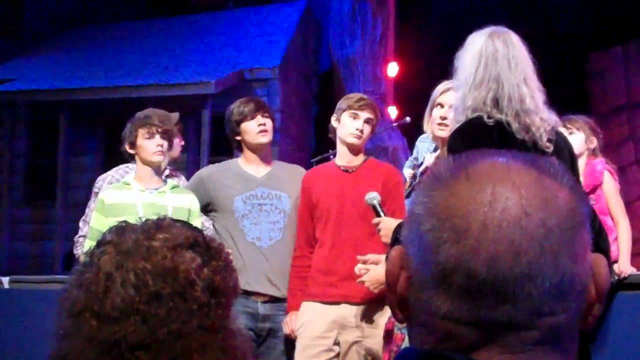 Penrod Kids sing at Dollywood (2011-10-15)