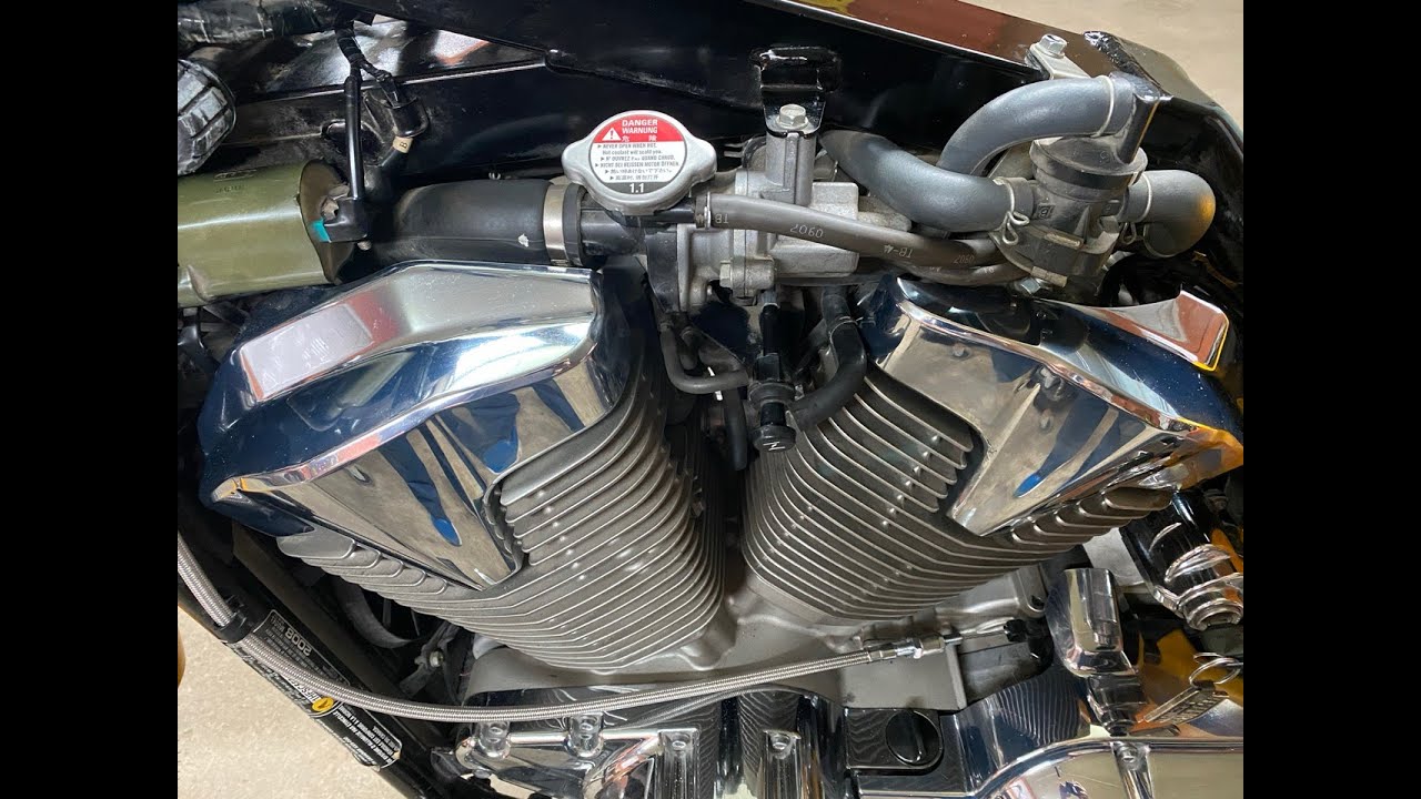 2008 Honda VTX 1300cc Coolant Change.