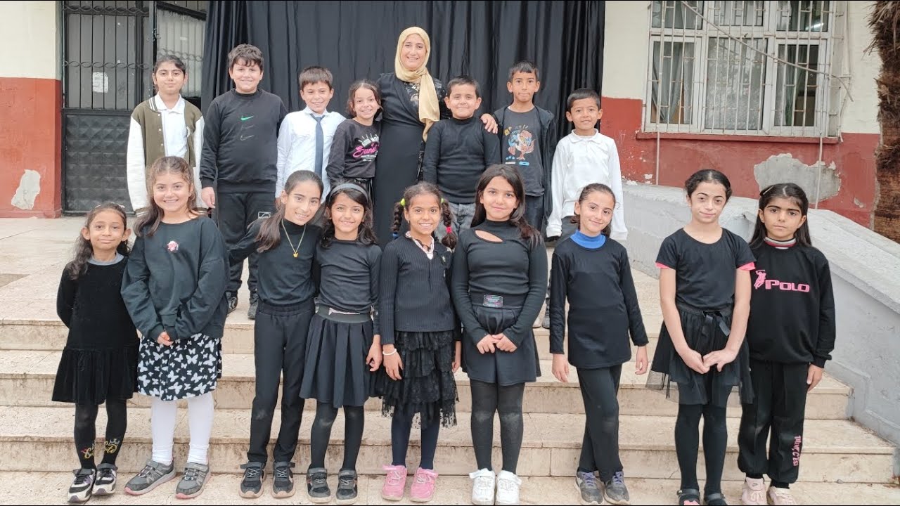 3 E Sınıfı Öğretmenler Günü  MASKELİ GÖSTERİSİ