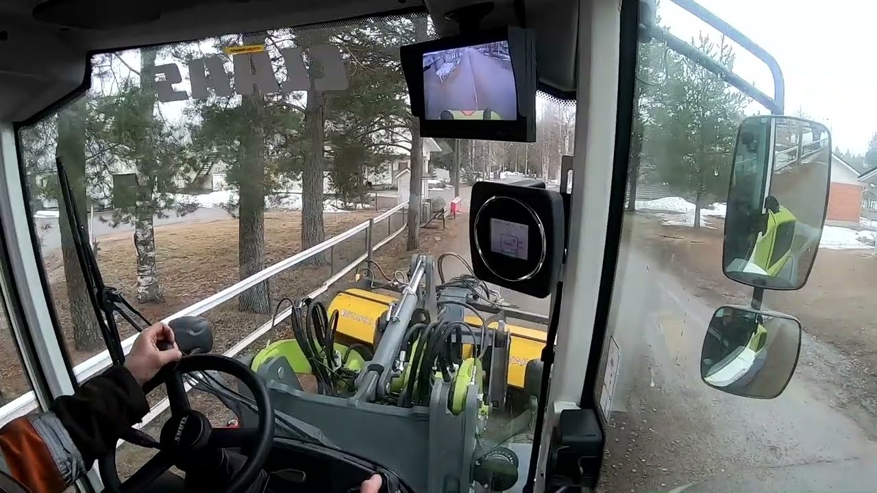 Katujen harjaus t&ouml;it&auml;, Claas tominator 537
