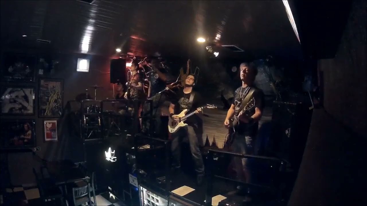 Banda Amplifires - Jacarei - SP -  Tears of the Dragon   Bruce Dickinson Cover