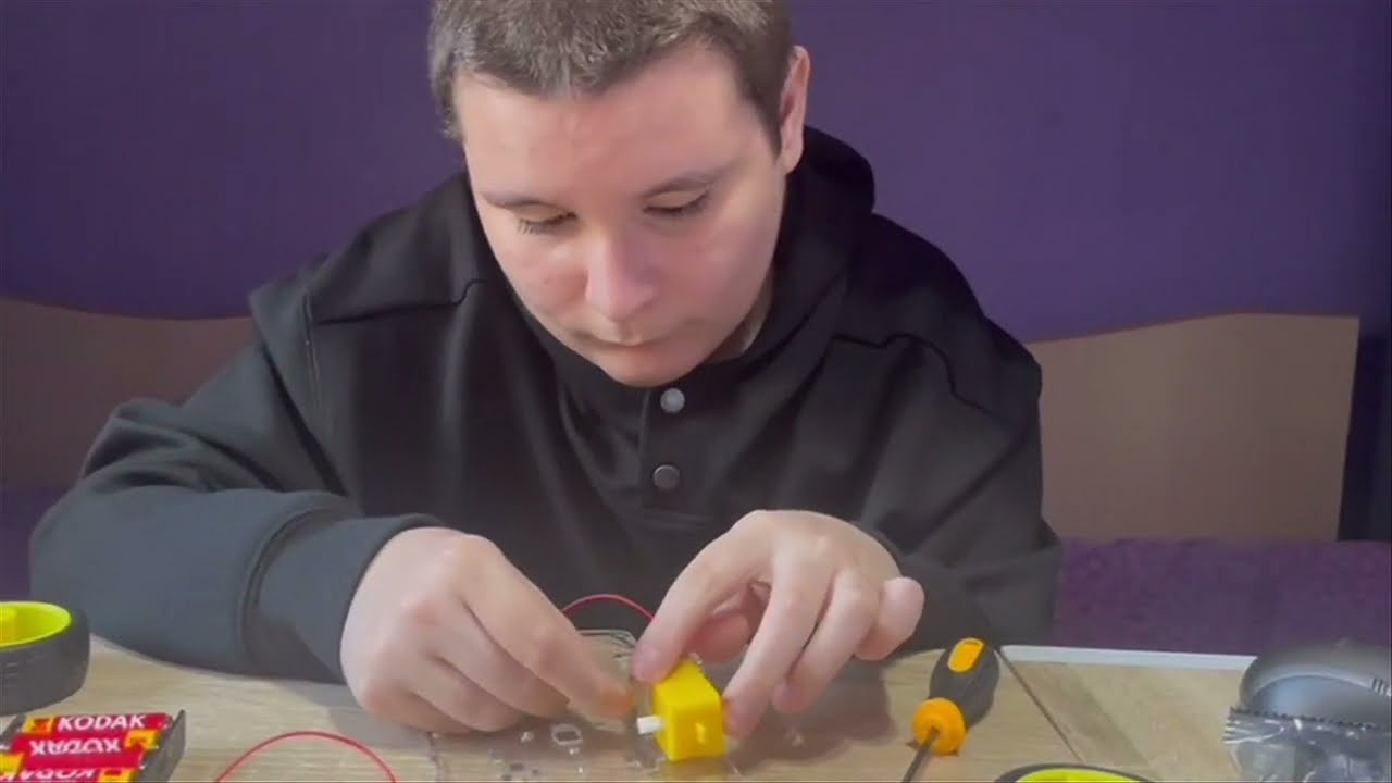 Unboxing și asamblare Robot Tecnicus