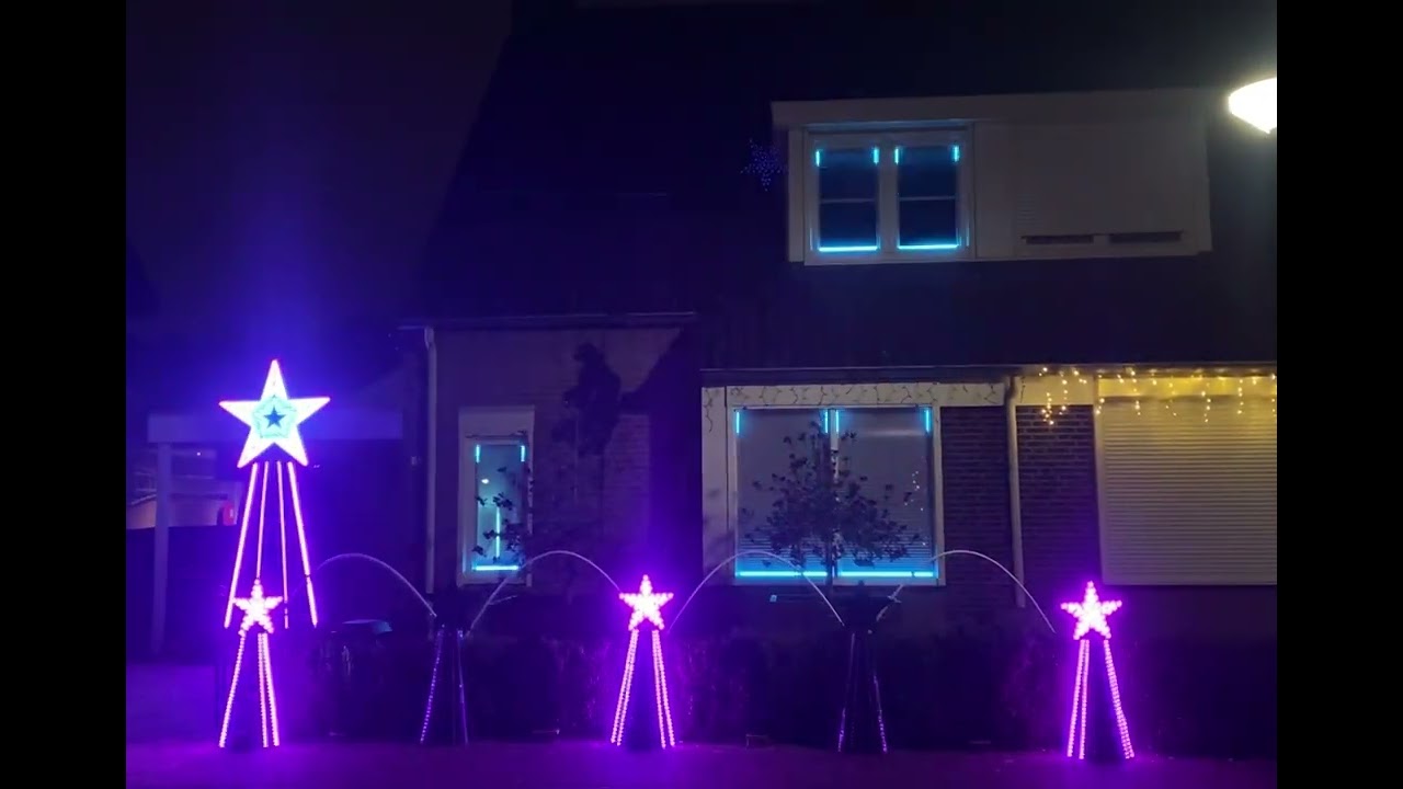 17-12-2023. Kerstlichtshow bij Den Tiender 21 in Reusel - Show 2