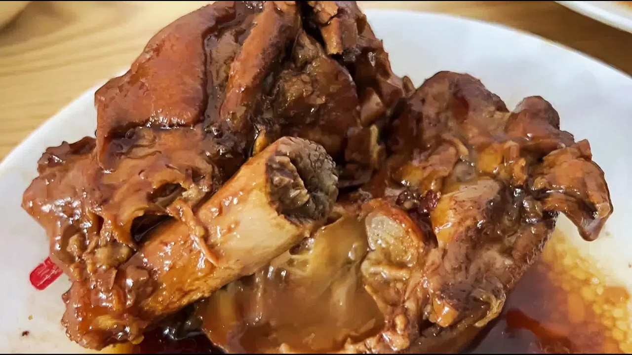江蘇徐州街頭小店， 38塊肘子 vs 10塊把子肉，你會怎麼選？#food #china #chinafood #小吃 #美食 #streetfood #江苏 #肉
