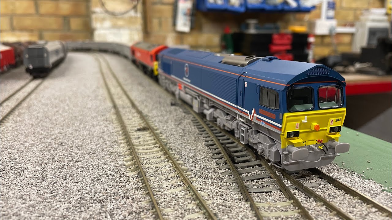 Model Rail: The brand new Dapol Class 59s!
