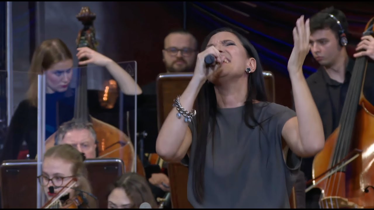 Dorota Miśkiewicz, Adam Sztaba & Chopin University Chamber Orchestra - Szare miraże (arr. A. Sztaba)