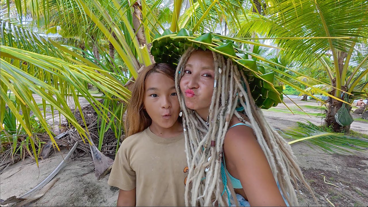 【フィリピン🇵🇭】まるでモアナ⁉️🌴シャルガオ島で遂にヤシの木をゲットして色々作ってみた🥥