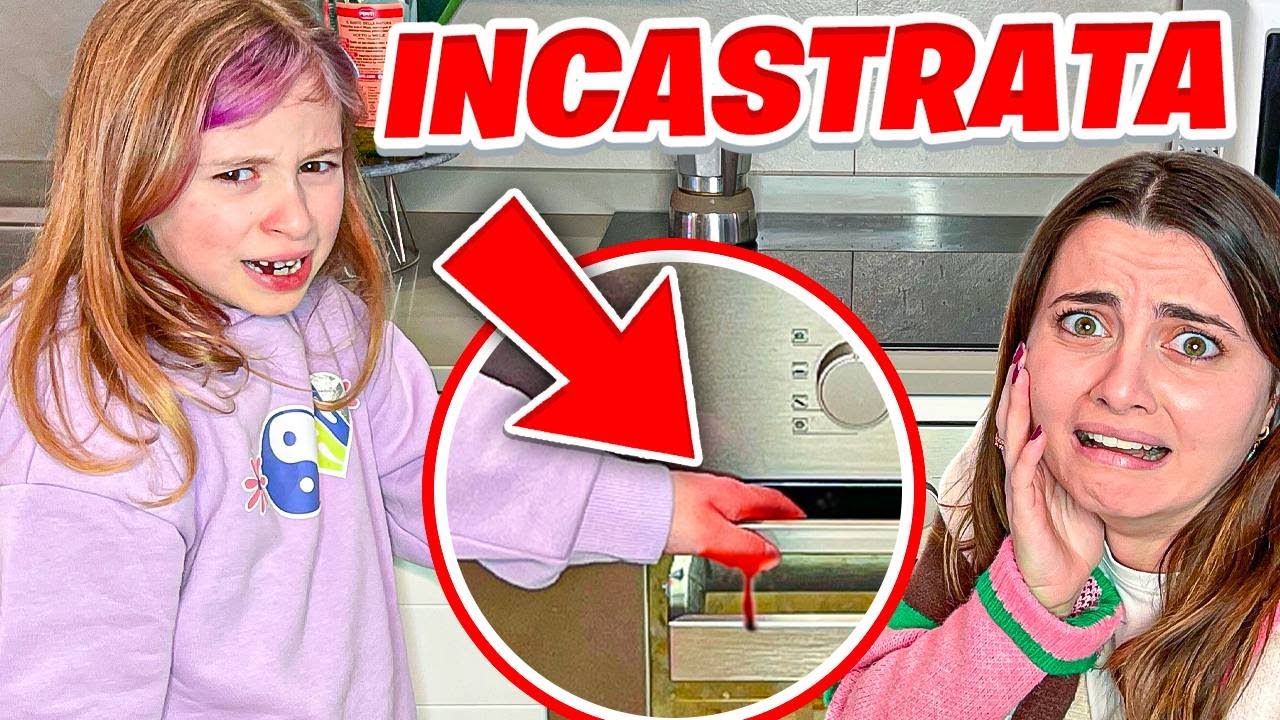 GIORGIA SI È ROTTA LA MANO NELLA PORTA DEL FORNO SI FA MALE ESCE TANTO SANGUE DANI E ROBBI L’AIUTA!