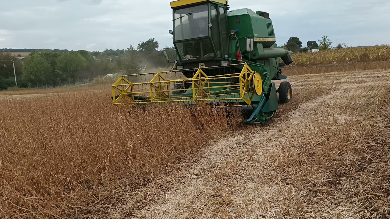 John Deere 975 жнива. Молотимо сою.