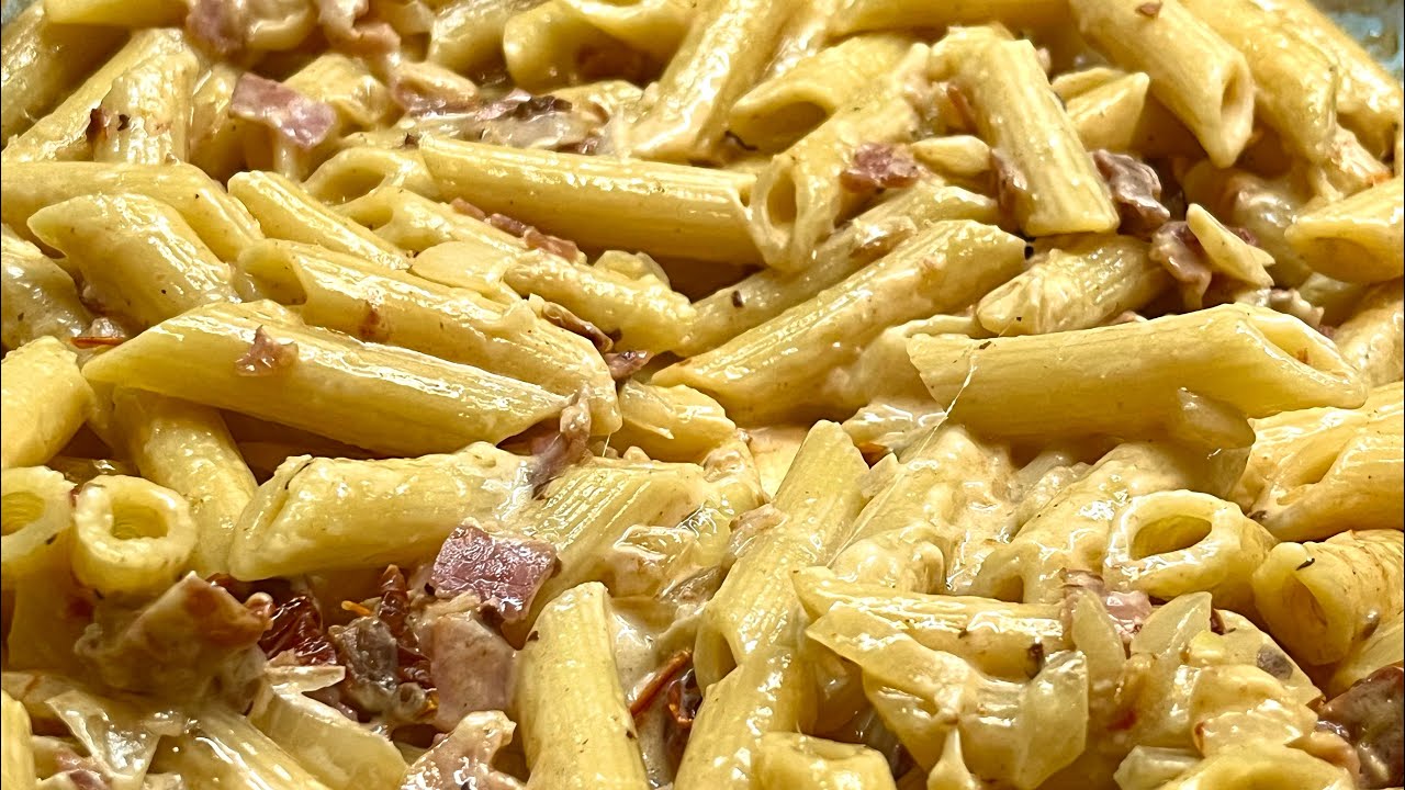 Simple Bacon and sun-dried tomato pasta recipe!