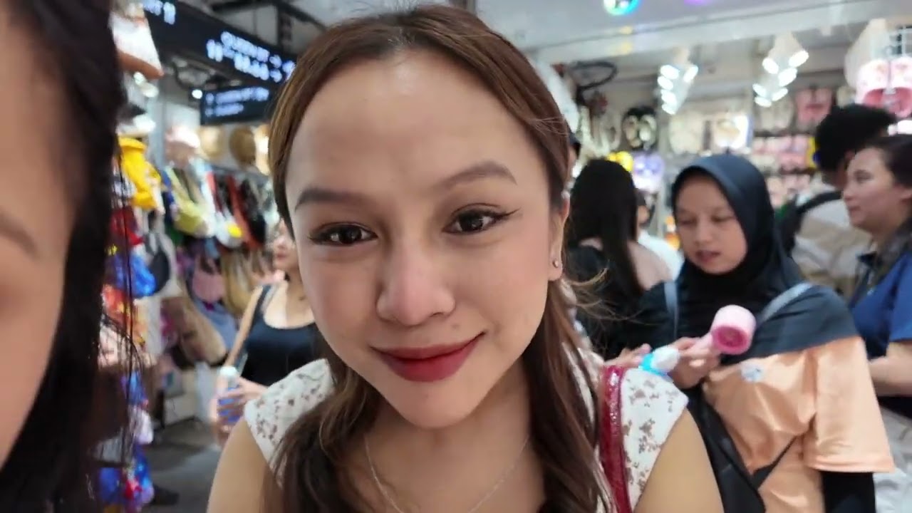 Singapore-ah Christmas Bazar ve ang aw💁‍♀️👭👭