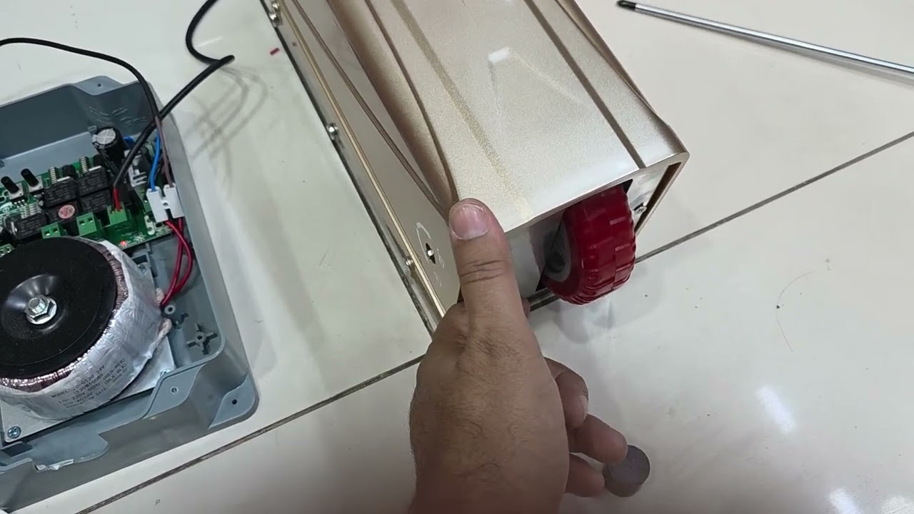 Roller Wheels Swing Gate Motor in UAE 050 956 8201 