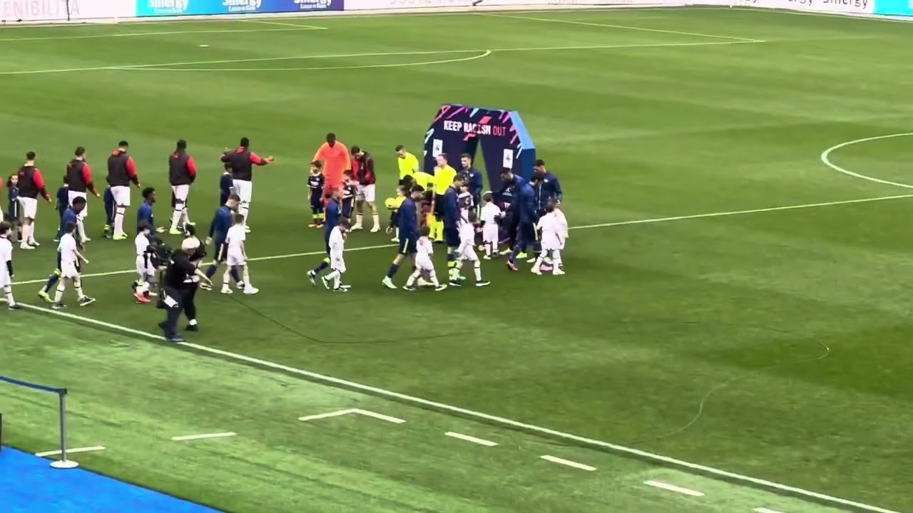 Hellas Verona - Milan - Stadio Bentegodi. Unico milanista tra migliaia di tifosi del Verona.