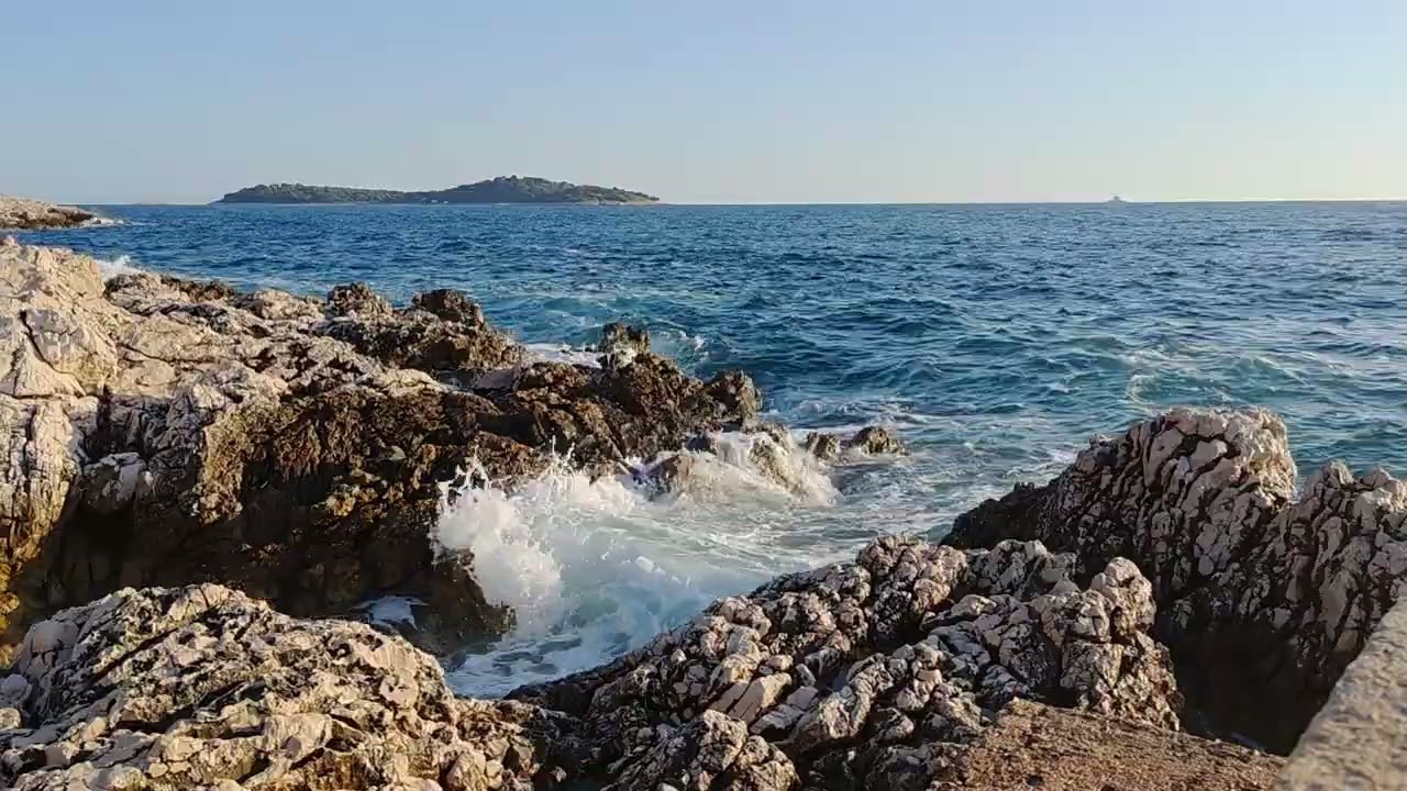 Widok na Morze Adriatyckie w Rogoznicy w Chorwacji