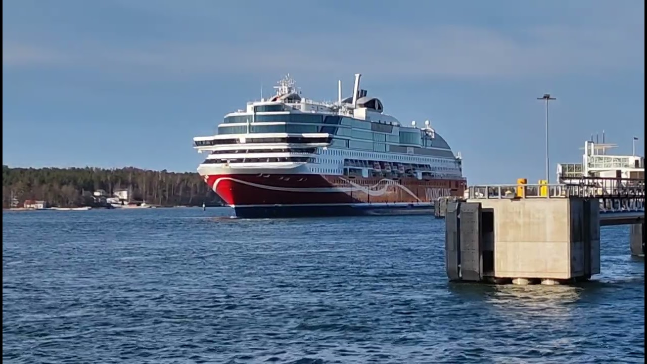 Viking Glorys första reguljära hamnuppehåll i Mariehamn. (1/3-2022)