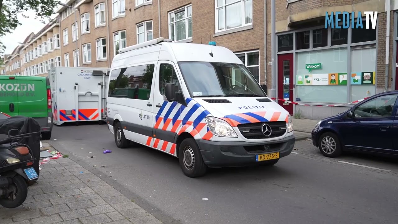 Vrouw overleden na val uit raam Wolphaertsbocht Rotterdam, zwaargewonde man achter woning