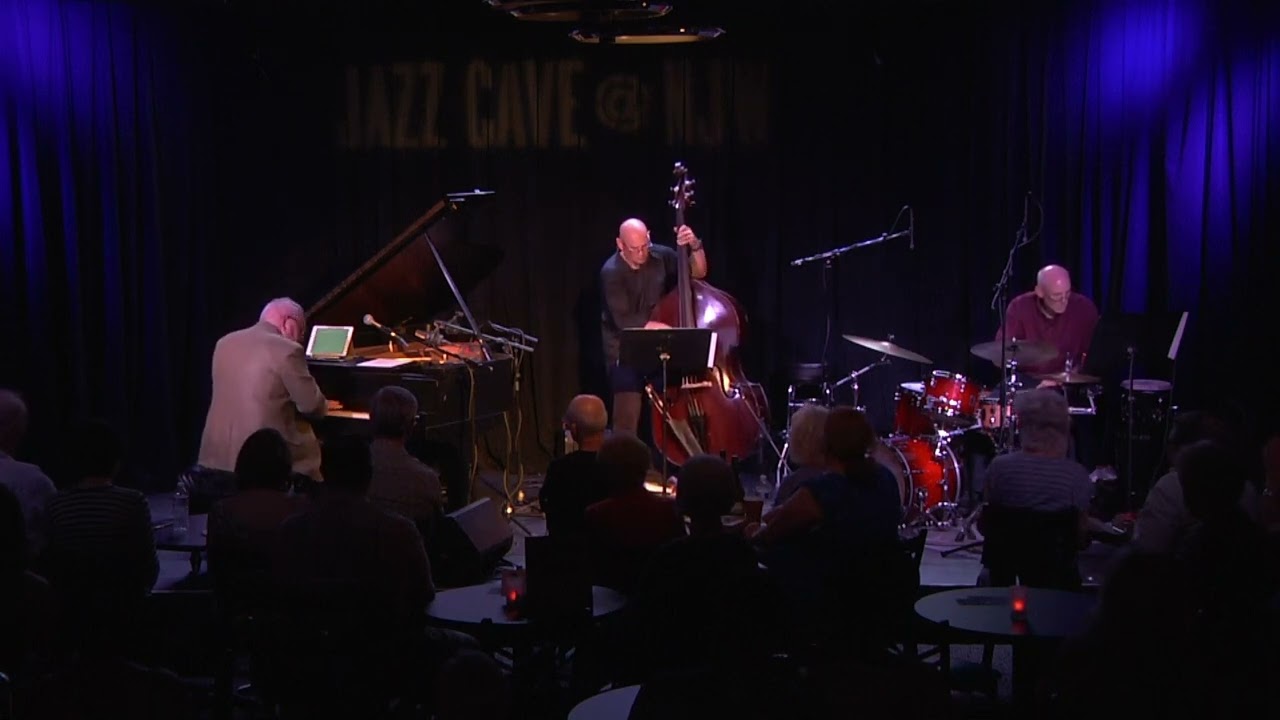 Jazz pianist Chris Walters performs 
