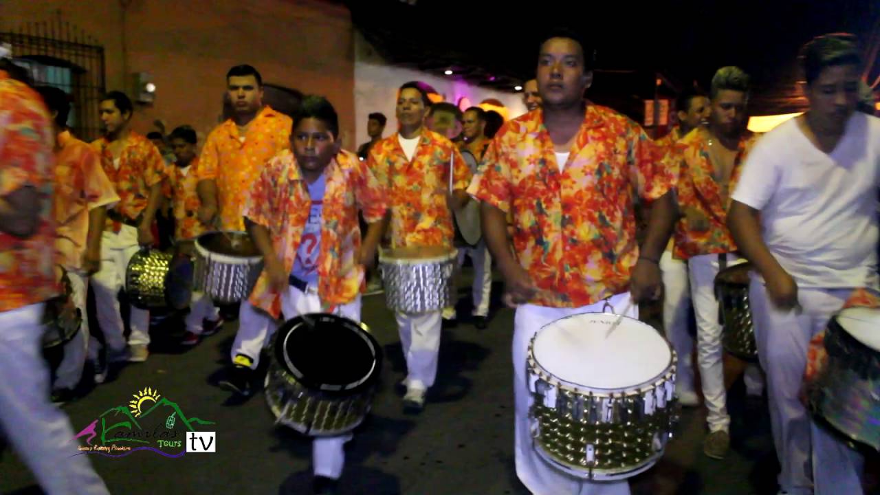 Carnaval de Mitos y Leyenda Alegría Por la Vida 2015 Leon  Y KAMILAS TOURS PARTICIPÓ Y ORGANIZÓ.