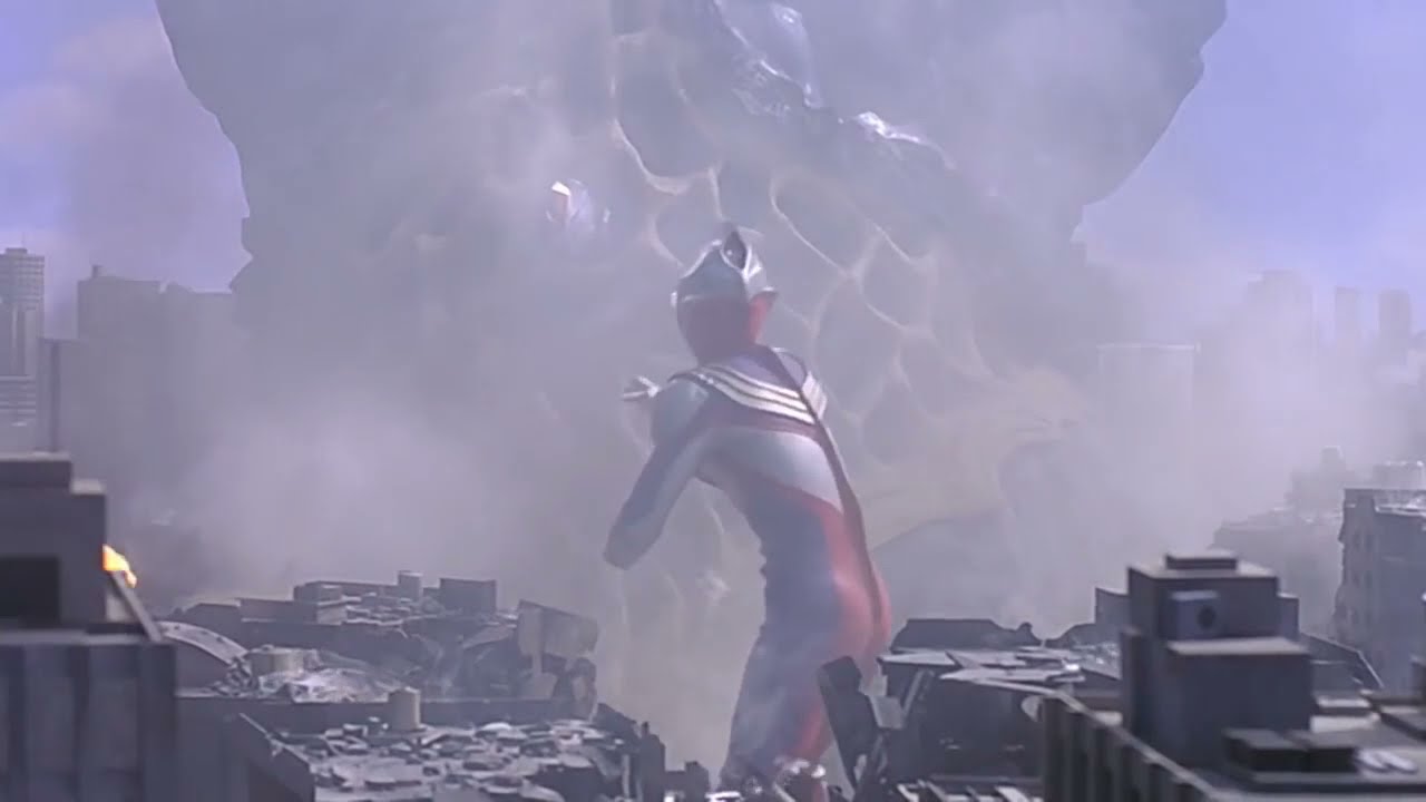 Ultraman Tiga saves Ultraman Dyna