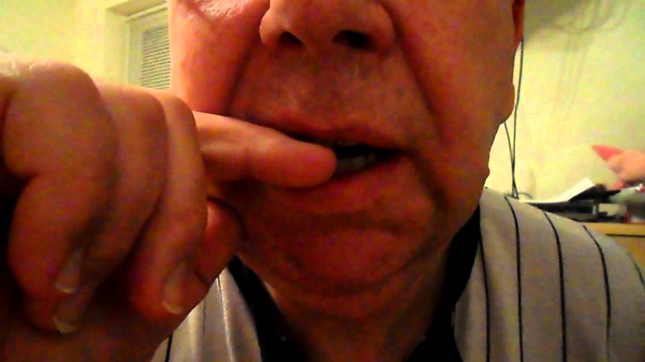 EMBARRASSING DAD FATHER PARTY PIECE MAGIC HOW TO PLAY YOUR TEETH HAPPY BIRTHDAY TUNE ON MY TEETH