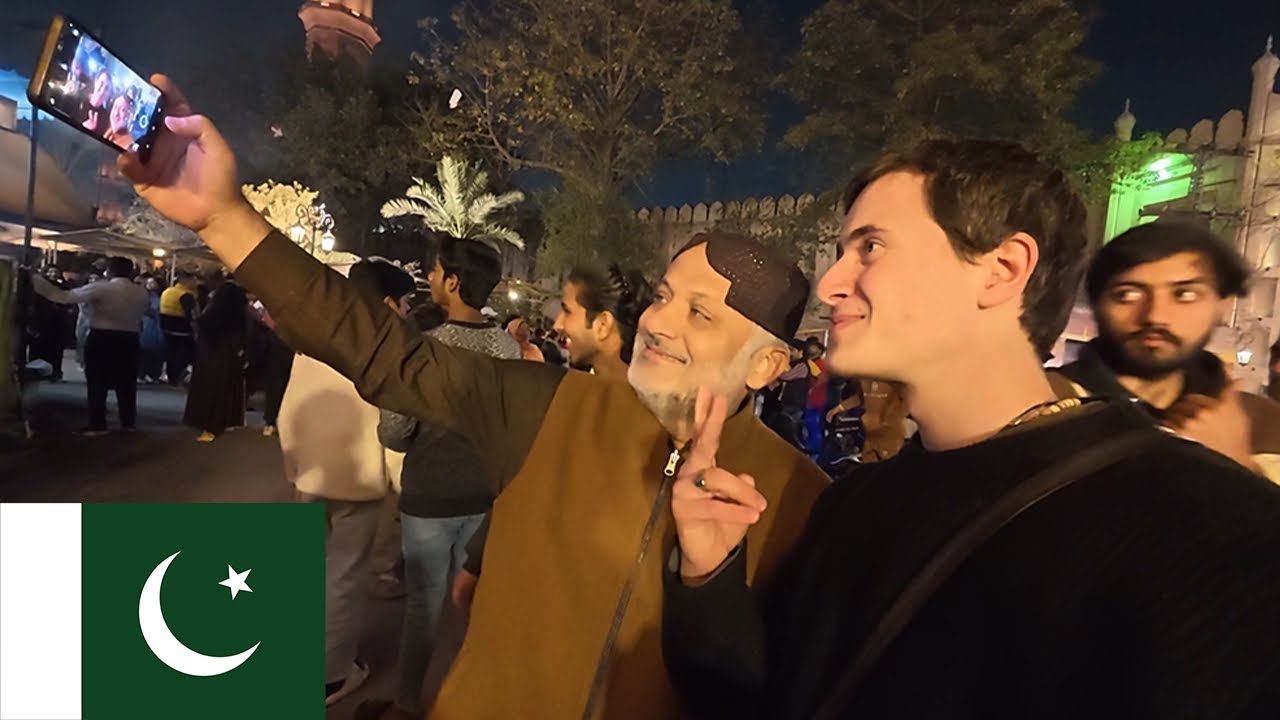 People just can’t stop asking me for pictures in Pakistan’s Most Famous Festival, Lahore Basant 🇵🇰 