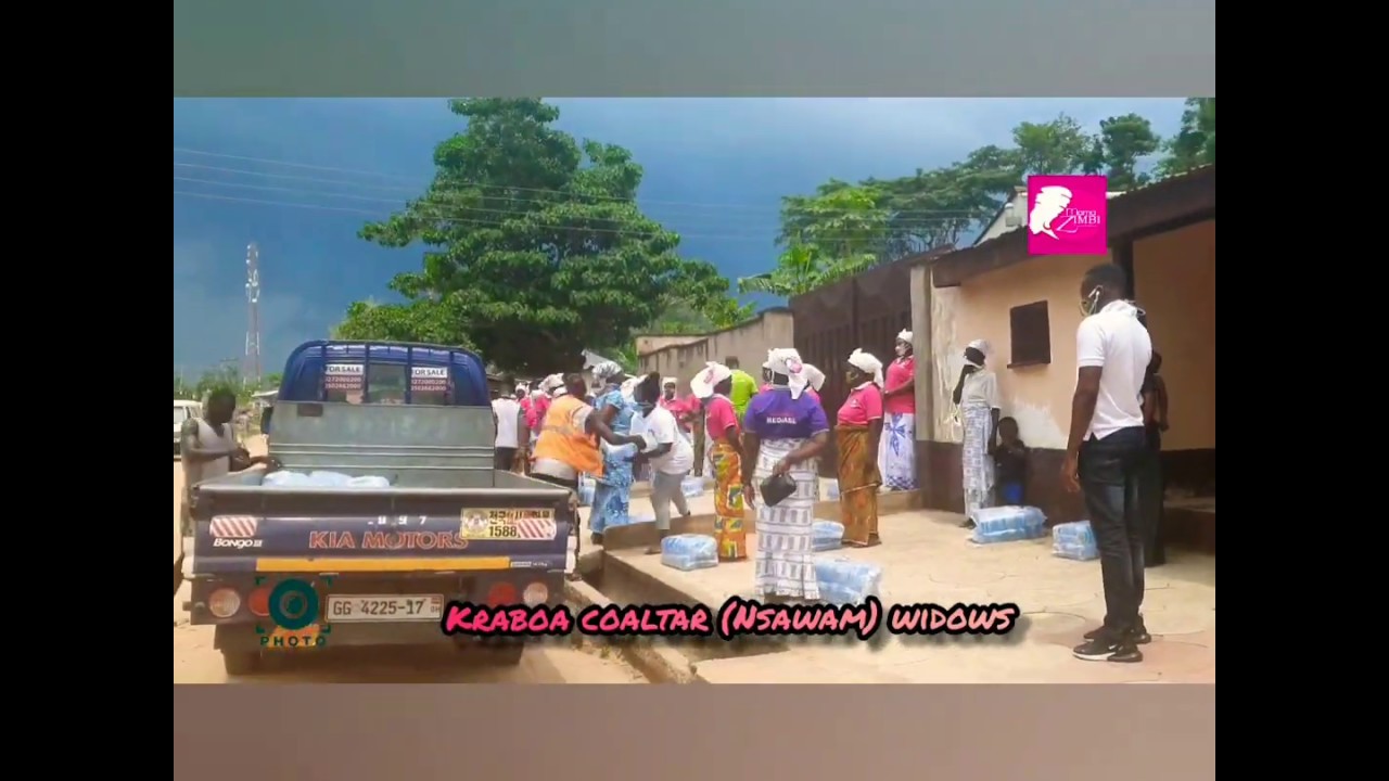 Mama Zimbi Foundation donates to some widow groups during this #Covid19 pandemic
