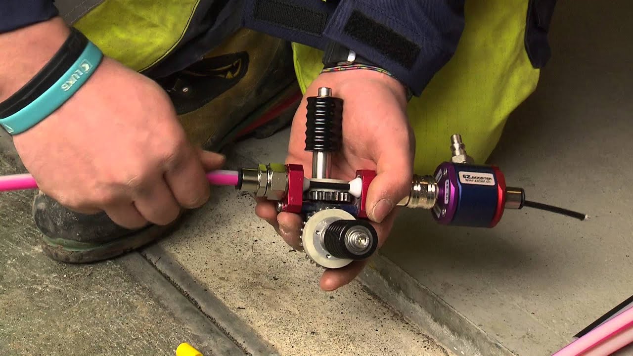 Blowing Fiber with EZ SPEEDY and EZ BOOSTER into microducts