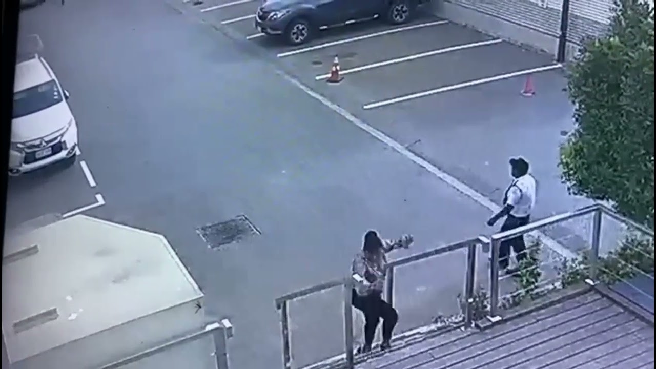 ARMED ROBBERY - ALIBI RESTAURANT, DOWN TOWN PORT MORESBY