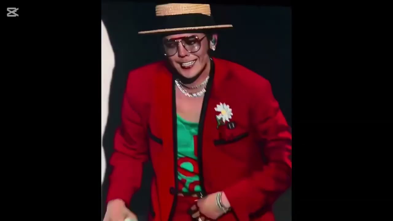 Some highlights from G-Dragon performance in Singapore F1 2025 