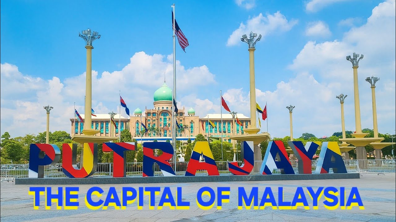Putrajaya Mosque Friday Walk | Beautiful Views, Peaceful Atmosphere & Real Malaysia Experience 4K🇲🇾 