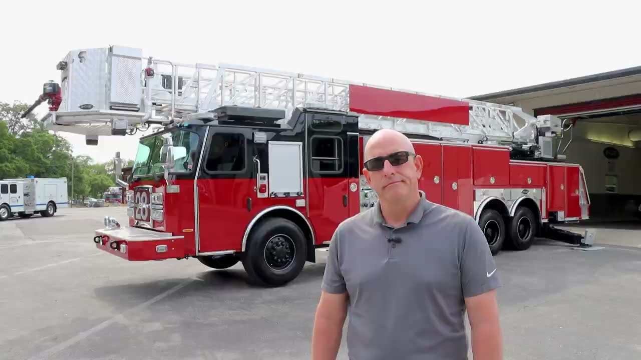 Walk Around of Carol Stream Fire District's E-ONE HP 95 Platform - SO144594