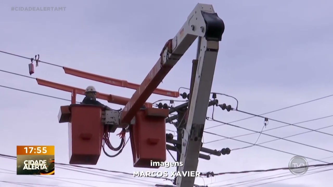 Trabalhador sofre descarga elétrica ao tentar retirar fio energizado preso a caminhão em Cuiabá