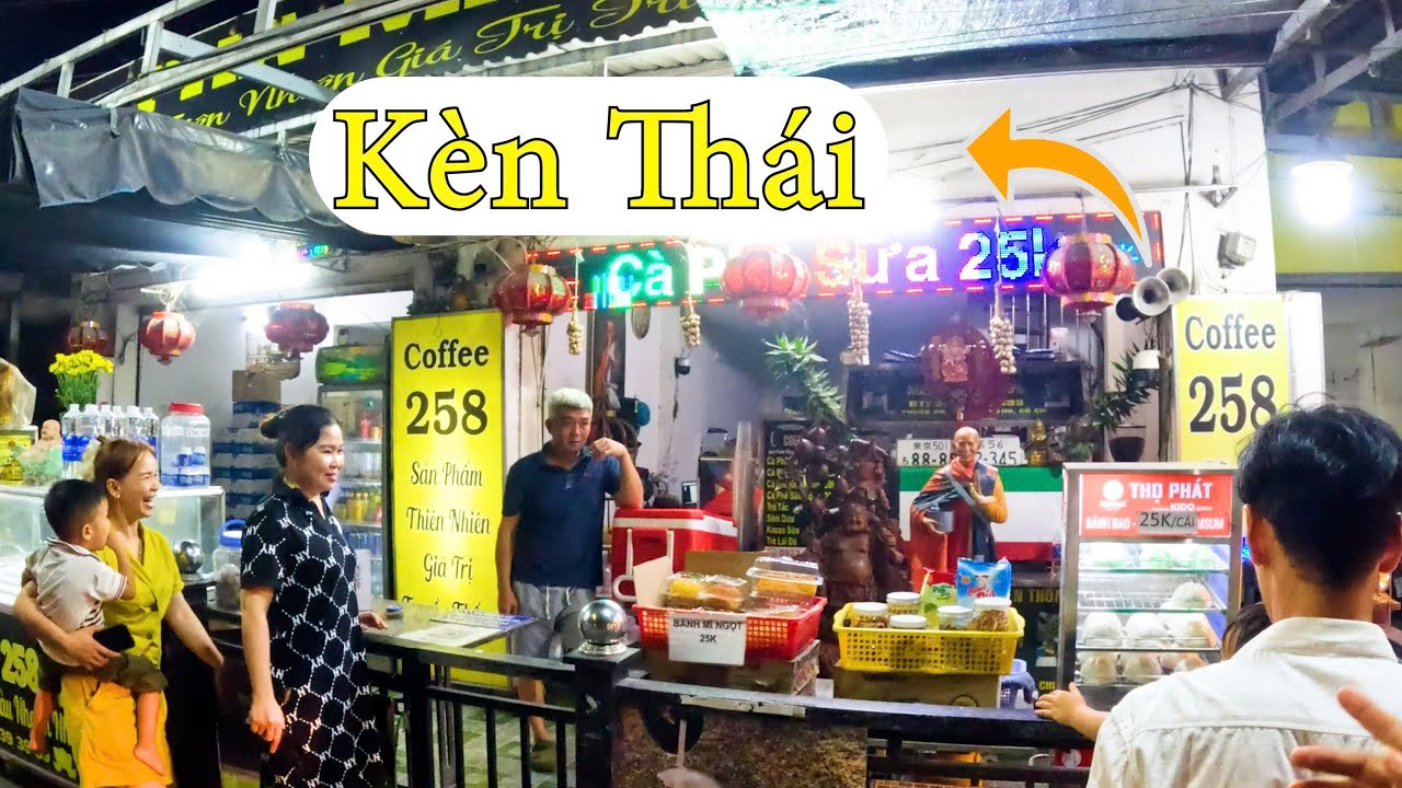 Gặp Chủ Quán Vui Tính Treo Cặp Kèn Thái Ở Quán Caffee!