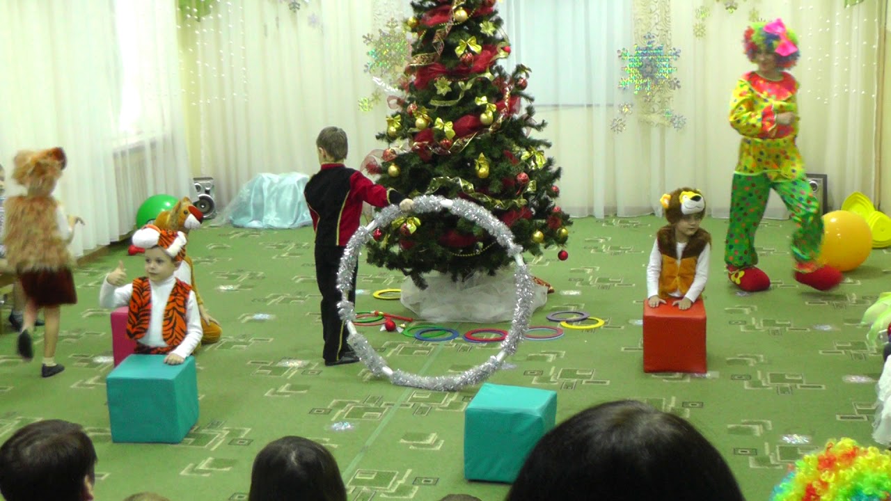 Утренник в детском саду. Новогодняя елка на тему 
