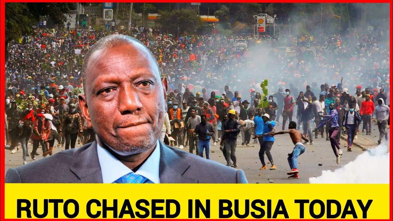 Ground ni kubaya! Ruto heckled and chased in Busia today by angry residents over lies and promises