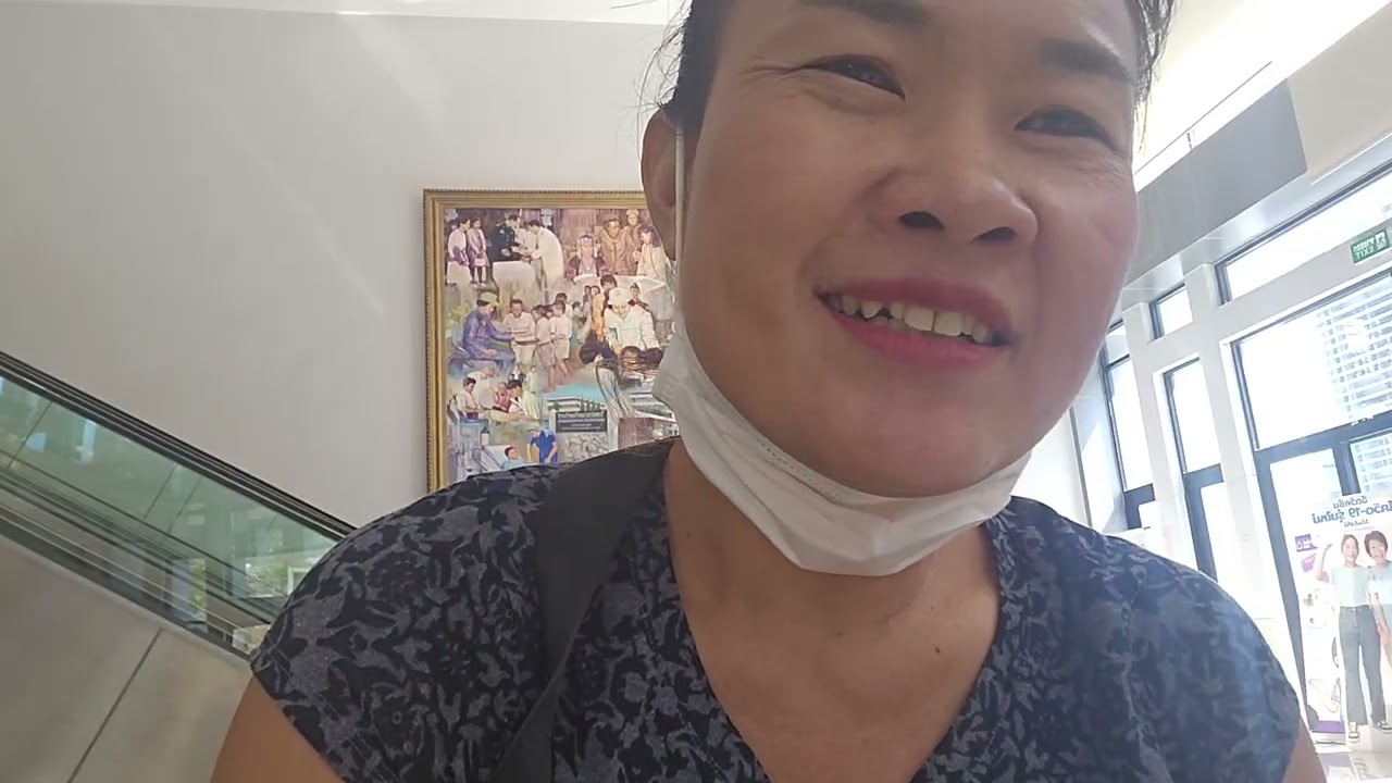 ໄຫ້ປະຫວັດແລະກວດສຸຂພາບ/ Health cheaking and history.