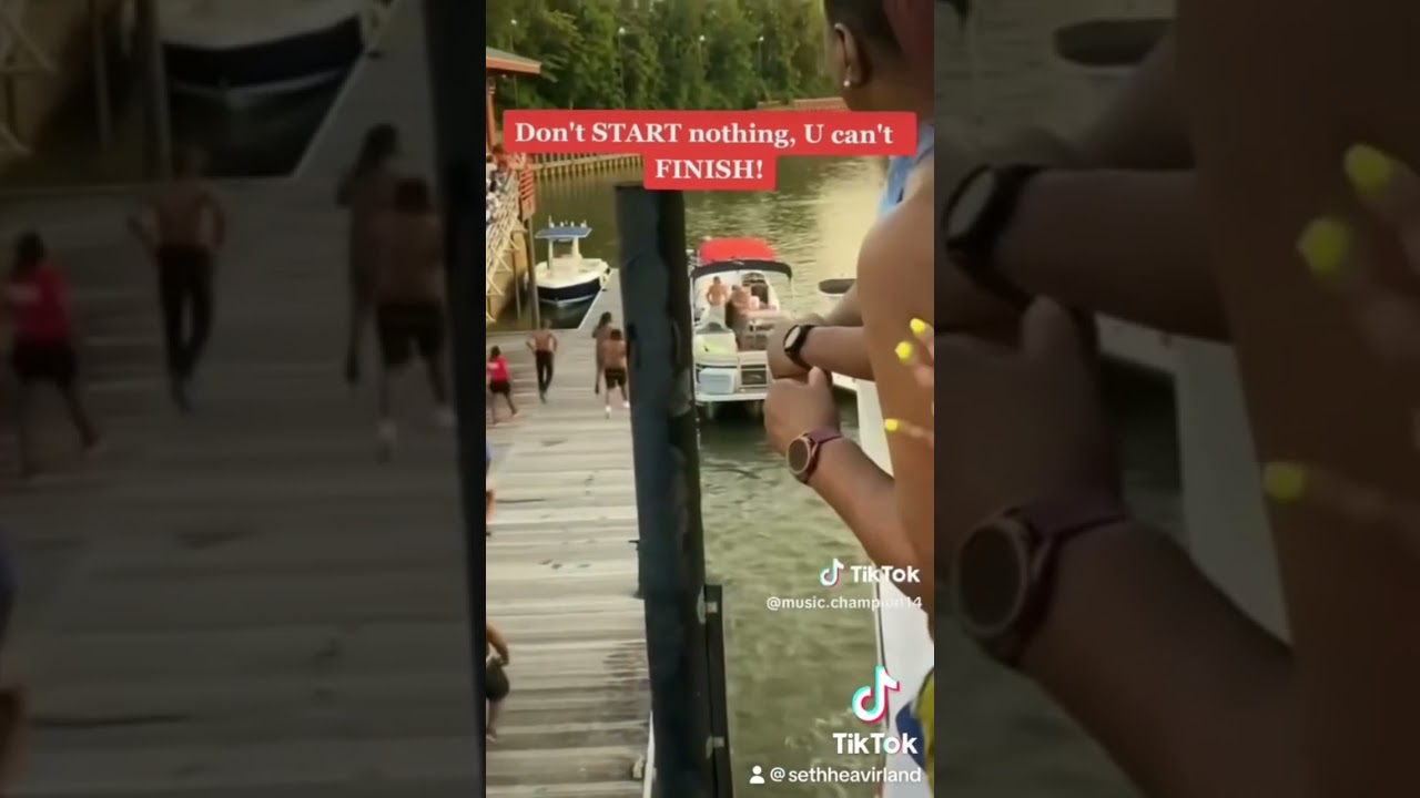 Boat fighting 