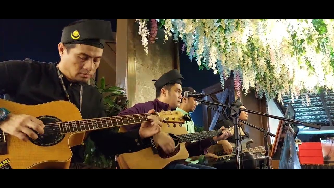 Hanya Nyanyian Dalam Sepi (Chris Vadham) Akustik Cover By @CombinationBand