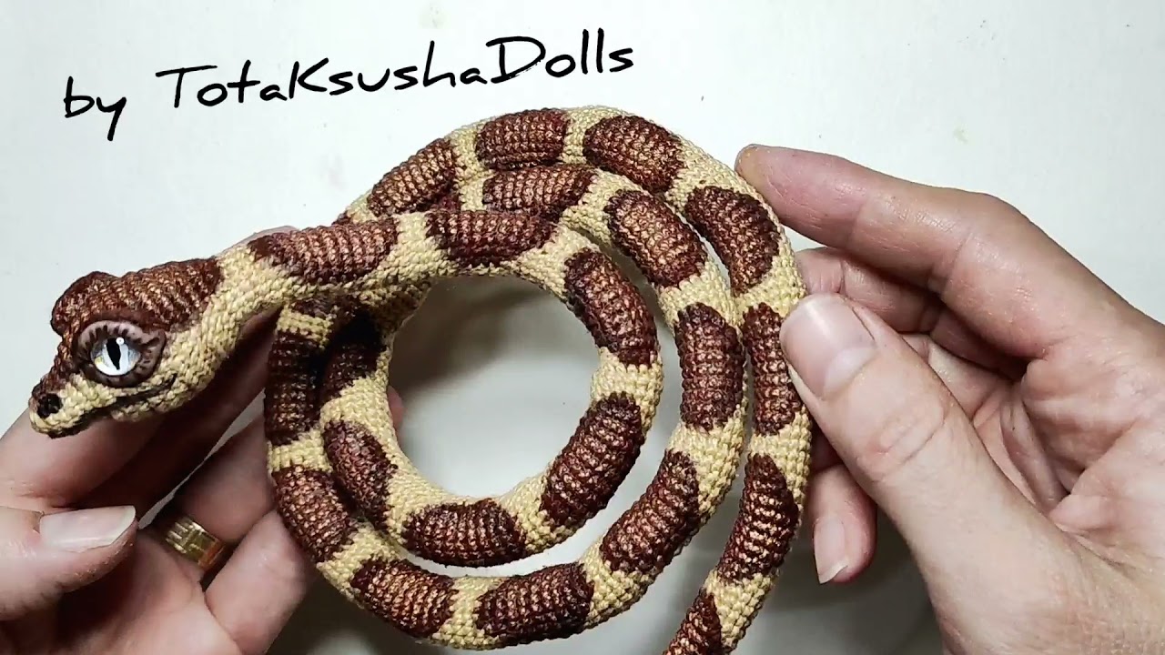 New crochet snake by TotaKsushaDolls. Pattern is coming soon.