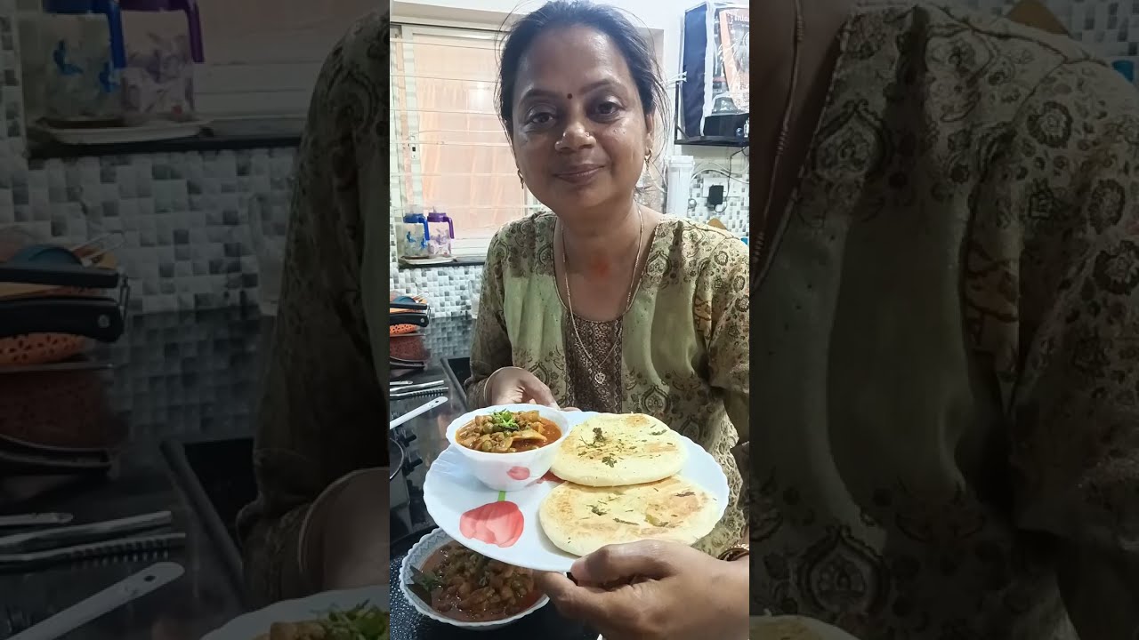 कुकर की बस एक सीटी में मटर मशरूम की सब्जी बनाएं। 10 minutes Matar Mashroom Sabji recipe.