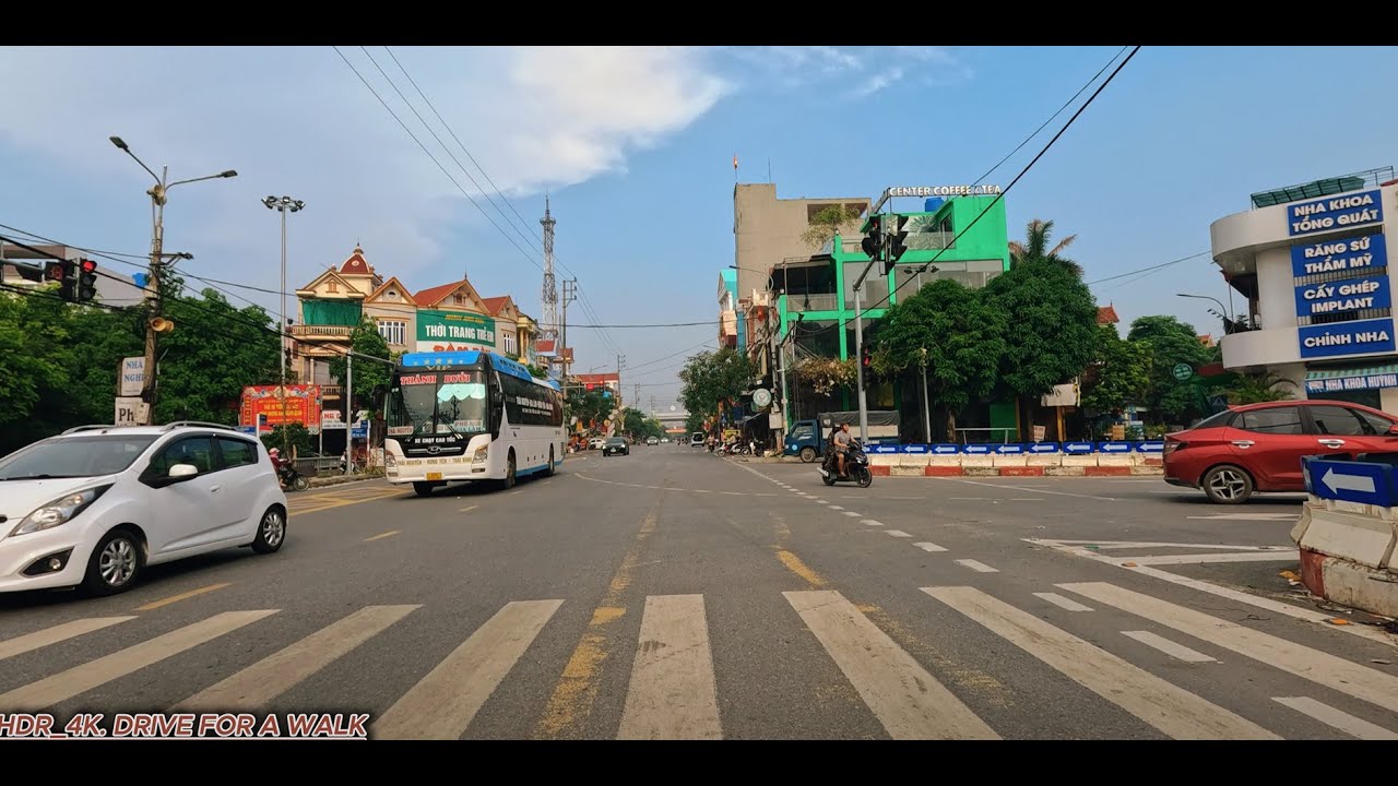 Taking an afternoon drive on Vietnam's country roads• 4K HDR