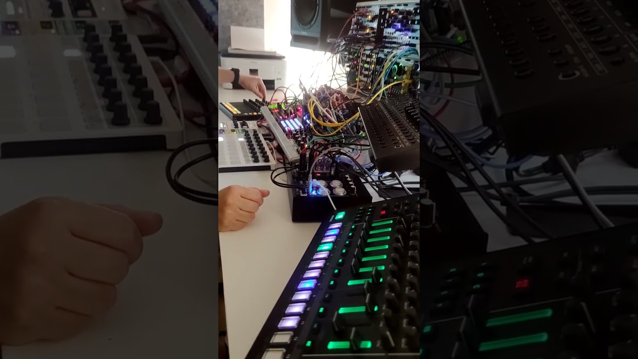 #15 Techno Jam // Eurorack modular // Roland TR-8S