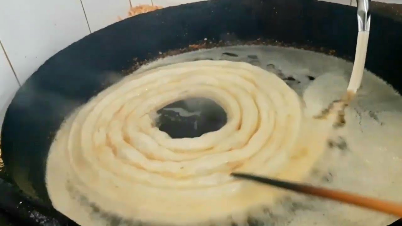الطريقة الحقيقية والناجحة لتحضير تشوروس على الطريقة الإسبانية بمكونات جد بسيطة/ Churros espagnoles