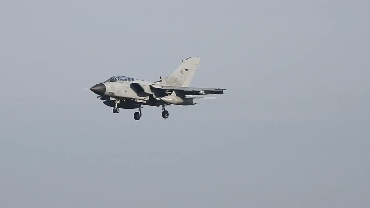 Ghedi 2024  esplosione gomma a tornado in atterraggio ( solo rumore,min 1,27 )