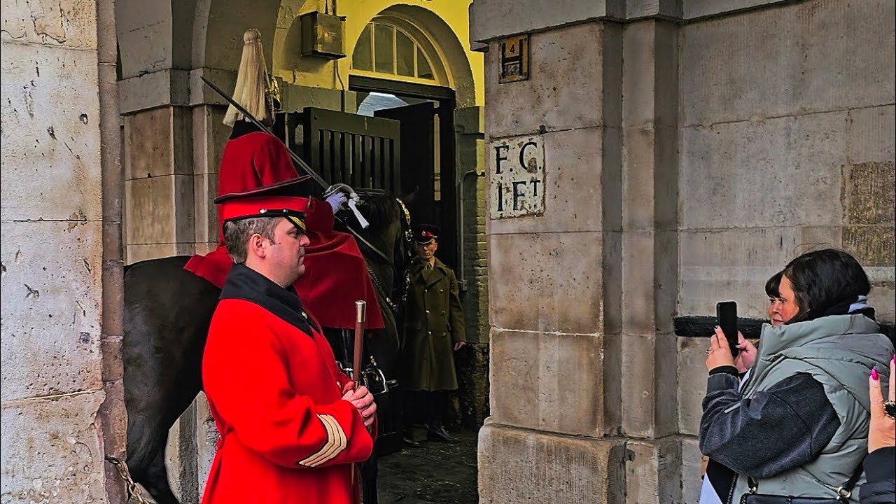CARNAGE, MAYHEM and SHOUTS as Horse Guards REOPENS and The King's Guards return!