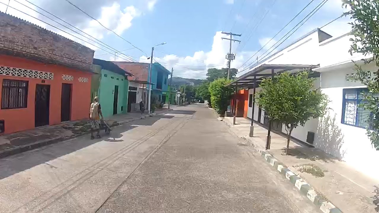 25 Barrio Buenos Aires, Girardot - Cundinamarca. Tour en moto por Colombia.