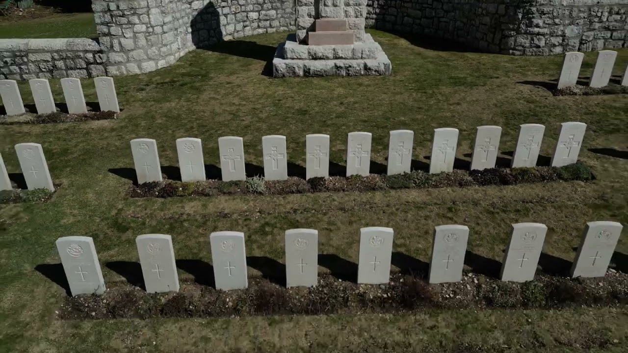 Cimitero Militare Italo-Austriaco e Britannico di Val Magnaboschi. Monte Zovetto.