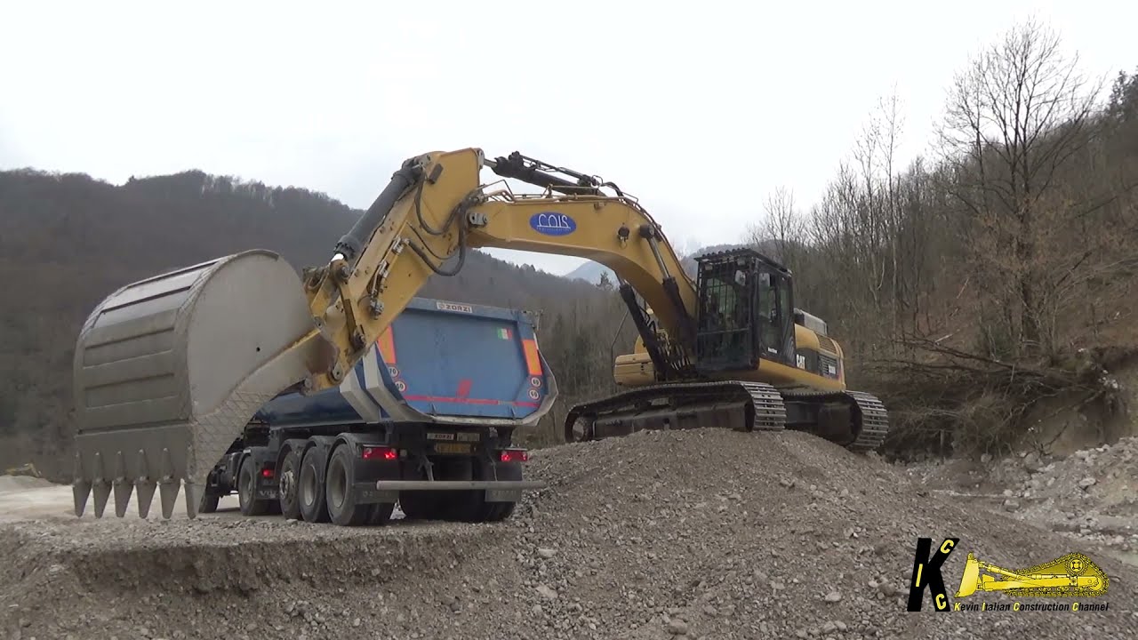 CATERPILLAR 336D EXCAVATOR DIGGING Gravel