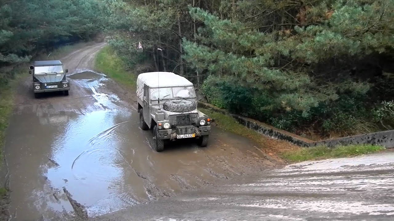 47% Steigung, 25,17&deg; Grad, auf Betonrampe  2012 mit VW 181 K&uuml;bel (The Thing), Willys und Land-Rover.